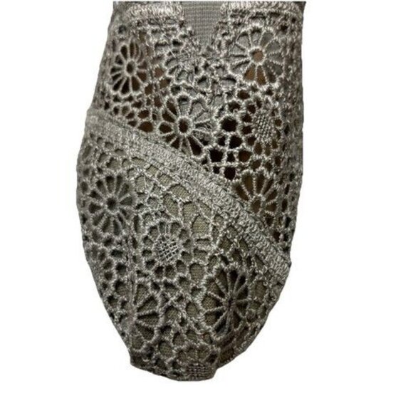 TOMS Women's Open Lace Crochet Cream/Tan Slip On Espadrilles Shoes Flats sz 7.5 - Picture 9 of 10